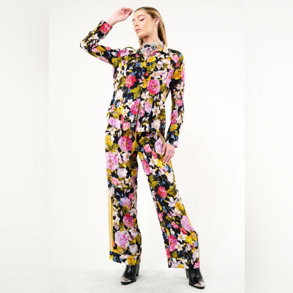 Aratta Black Floral TWO piece set. Long sleeve top and pant.  Sz M